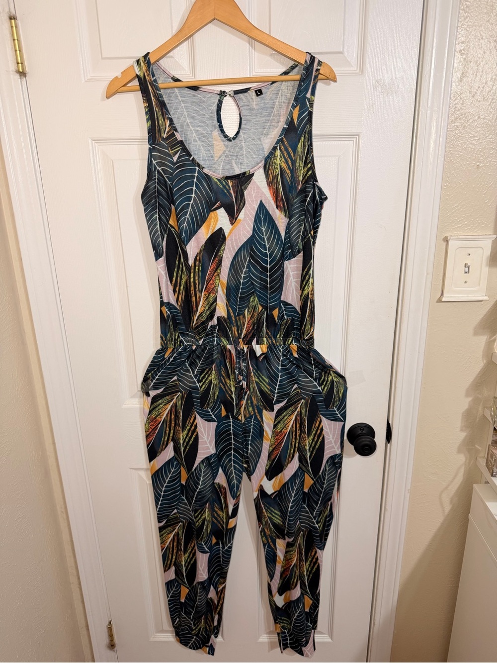Sleeveless Leaf-Print Jumpsuit in Navy & Green